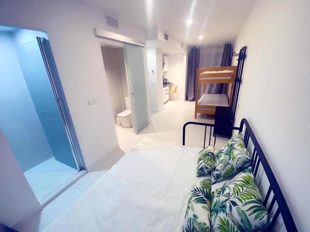 Hug Hotel2022 El Carrer del Canonge Екстериор снимка