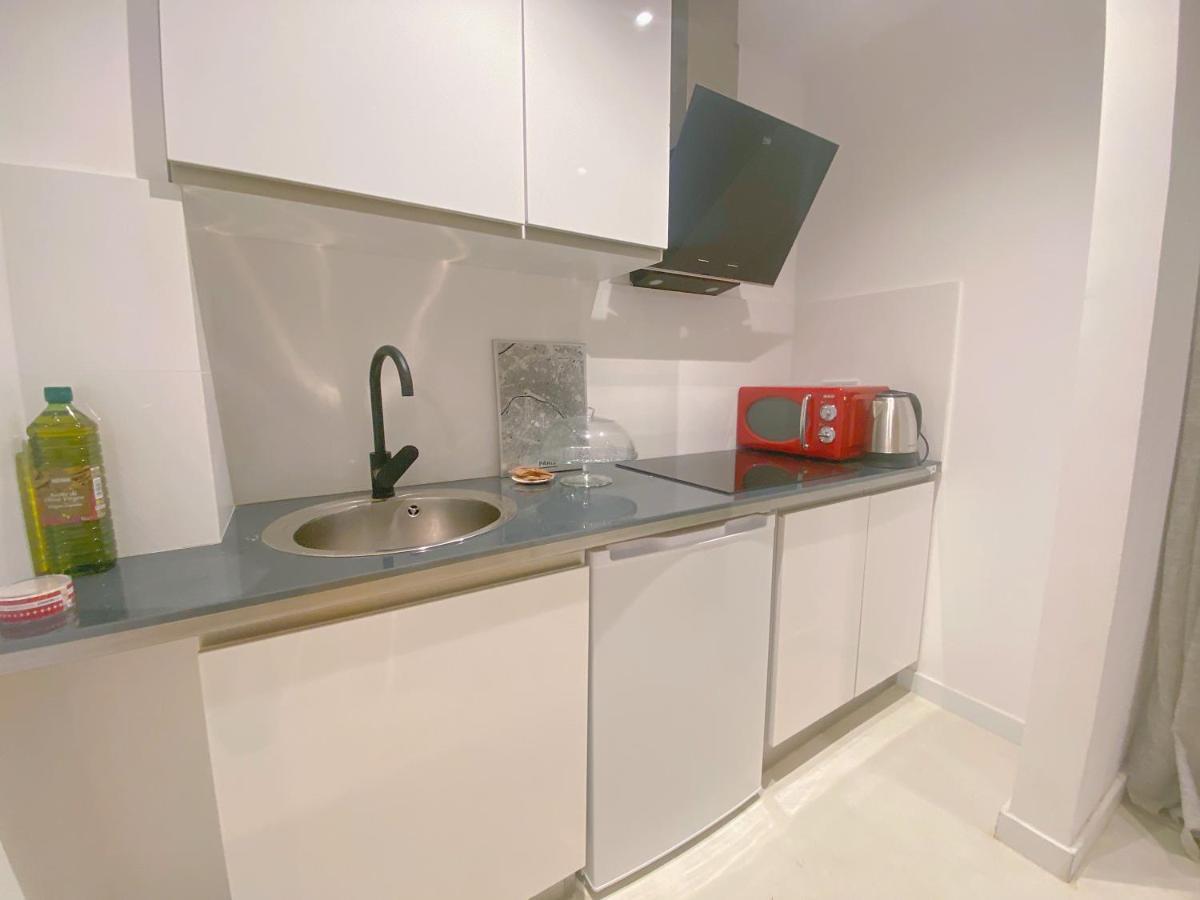 Hug Hotel2022 El Carrer del Canonge Екстериор снимка