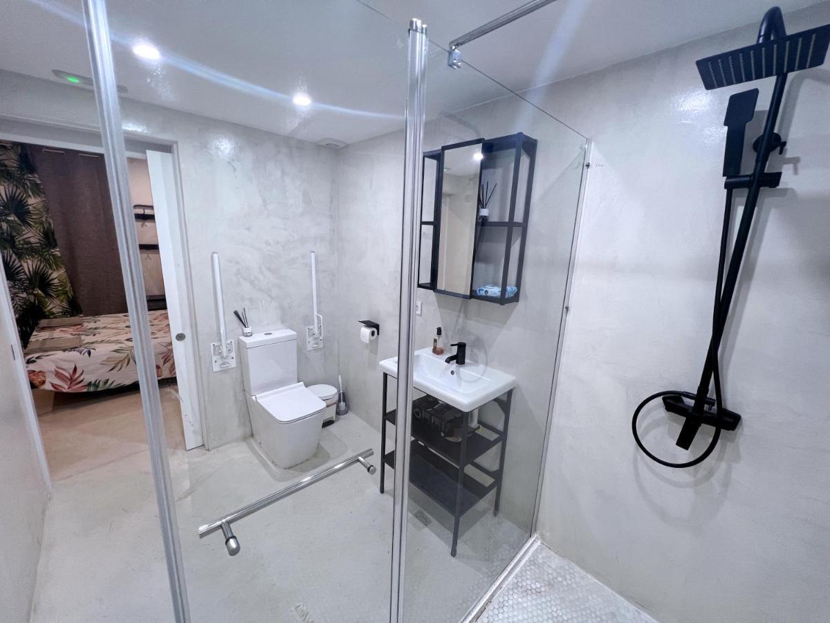 Hug Hotel2022 El Carrer del Canonge Екстериор снимка