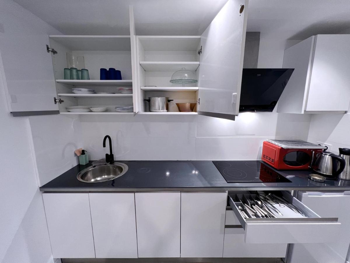 Hug Hotel2022 El Carrer del Canonge Екстериор снимка
