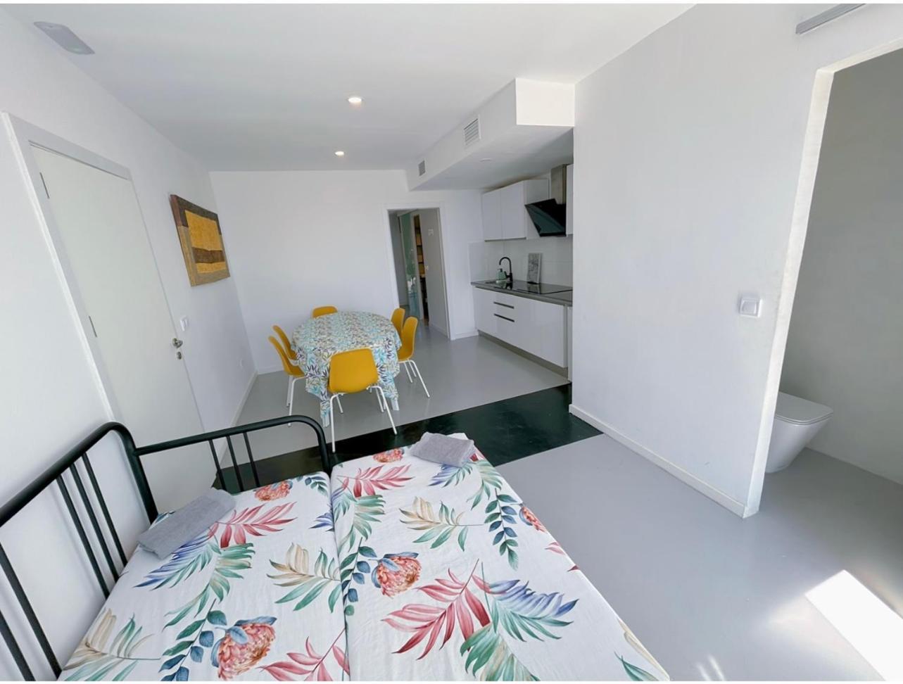 Hug Hotel2022 El Carrer del Canonge Екстериор снимка