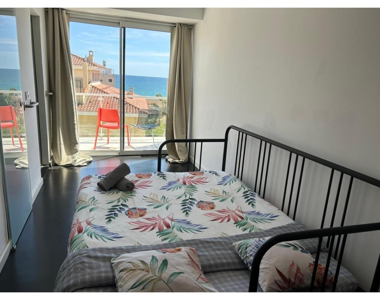 Hug Hotel2022 El Carrer del Canonge Екстериор снимка